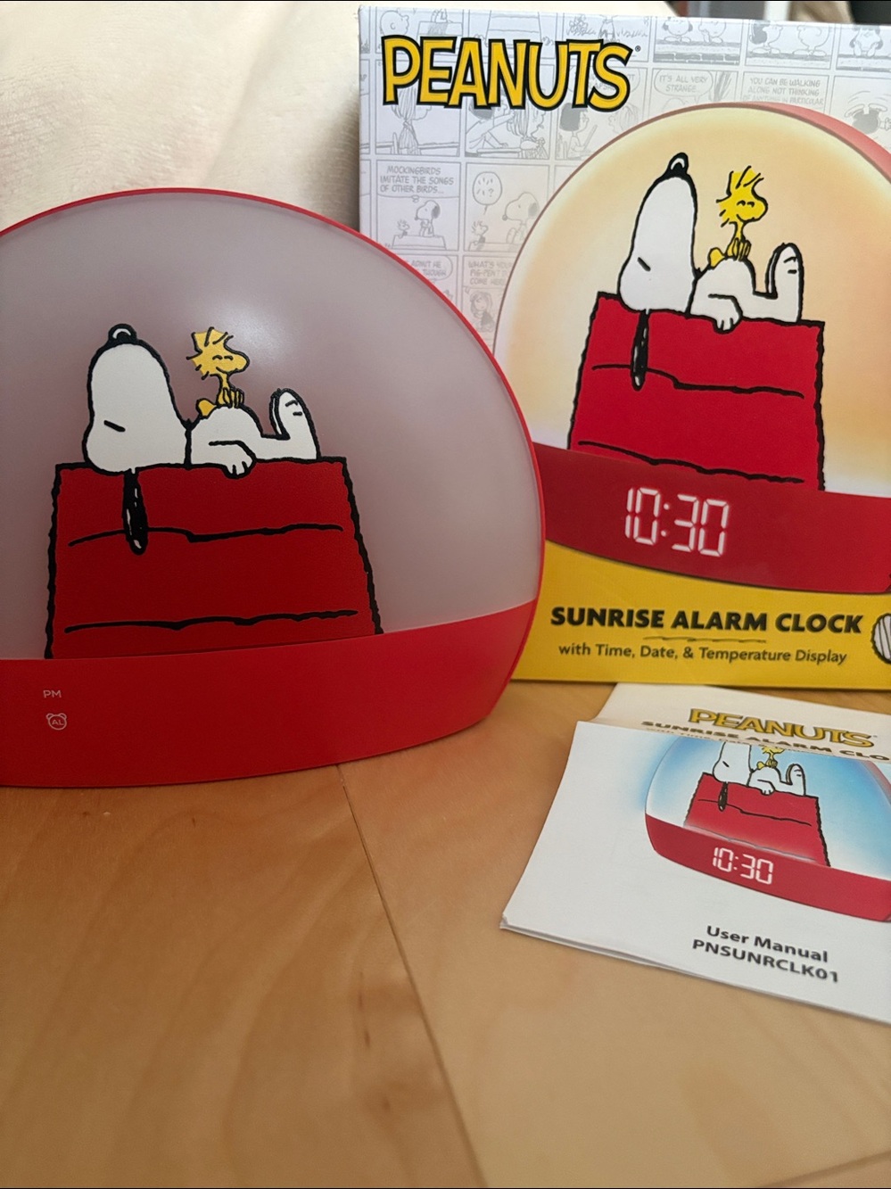 Peanuts sunrise alarm clock, like new with box